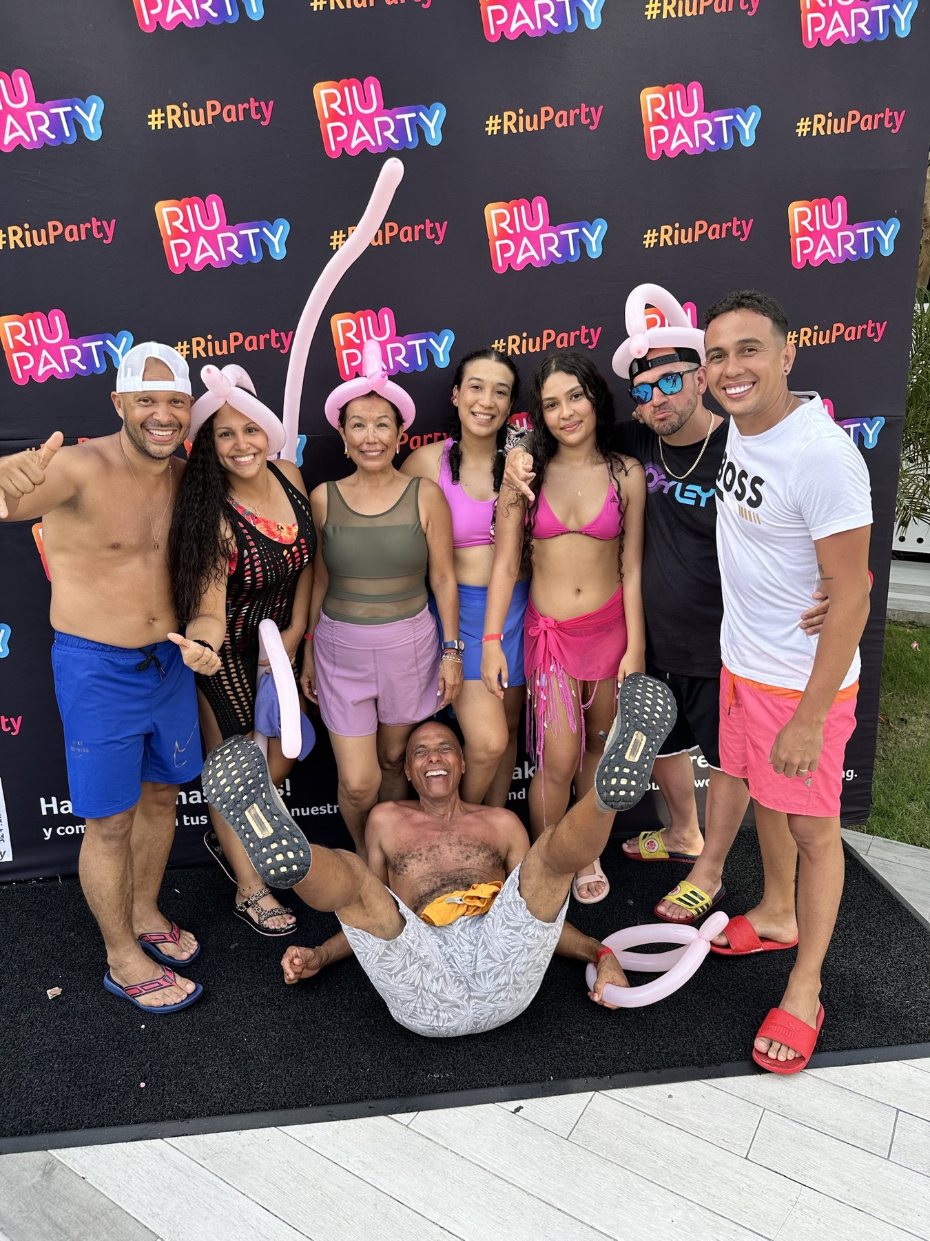 Viajeros Wanderlux en una Riu Party